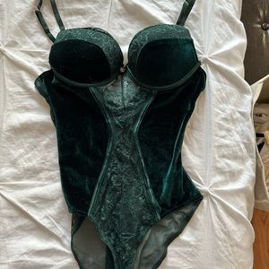 Daisy Fuentes green velvet bodysuit